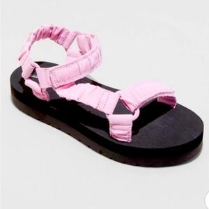 Women's Universal Thread
Shoes Universal Thread Floris
Platform Sport Sa…